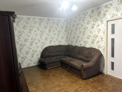 квартира за адресою Ревуцького вул., 18