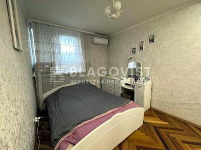 квартира за адресою Дніпровська набережна вул., 3
