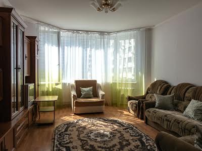 квартира за адресою Срібнокільська вул., 22