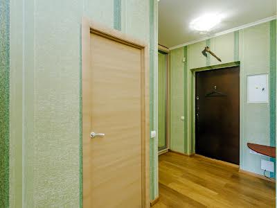 квартира за адресою Анни Ахматової вул., 22