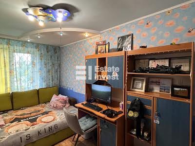 квартира по адресу Гвардейцев-Широнинцев ул., 46