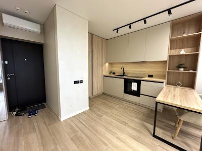 квартира за адресою Родини Крістерів вул., 16