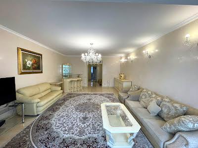 квартира за адресою Кропивницького вул., 8