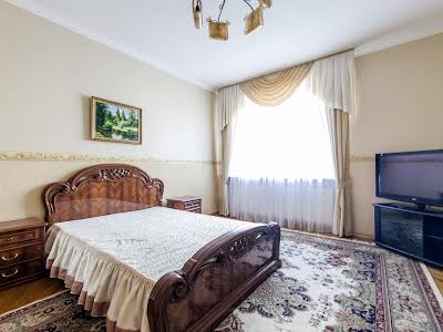 квартира по адресу Старонаводницкая ул., 13-А