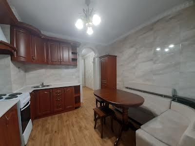 квартира за адресою Милославська вул., 16