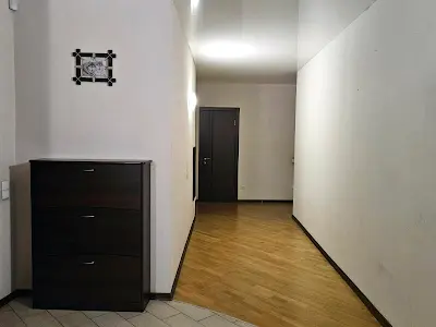 квартира за адресою Дніпровська набережна вул., 25