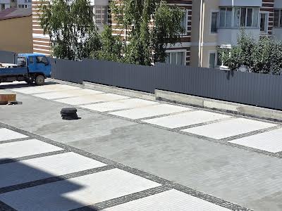 комерційна за адресою Лисенка вул., 103