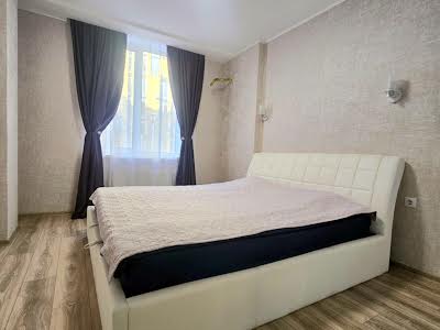 квартира за адресою Регенераторна вул., 4 к10
