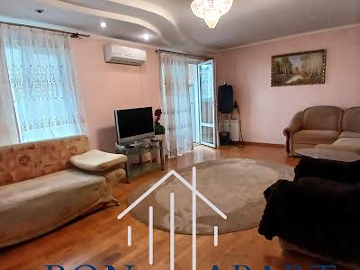 квартира за адресою Анни Ахматової вул., 43