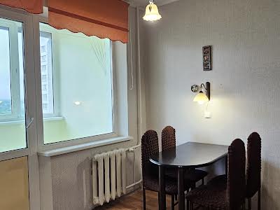 квартира за адресою Милославська вул., 32/51а