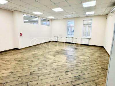 коммерческая по адресу Боричів Тік ул., 30