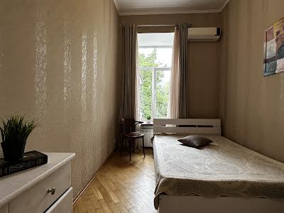 квартира по адресу Шота Руставели ул., 33-Б