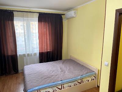 квартира за адресою Софії Русової вул., 7