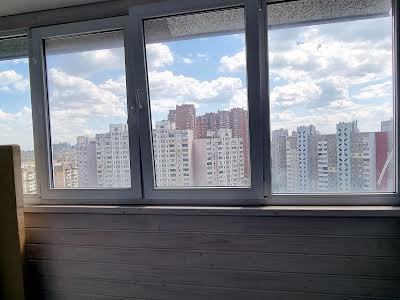 квартира за адресою Анни Ахматової вул., 16-В
