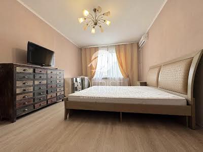 квартира за адресою Урлівська вул., 24