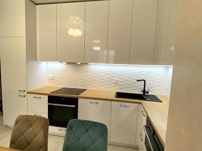 квартира за адресою Регенераторна вул., 4