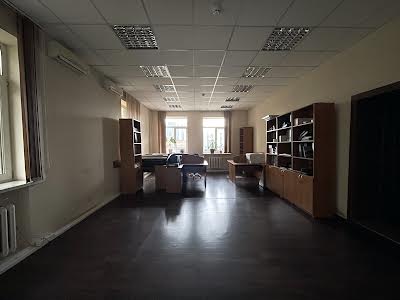коммерческая по адресу с. Требухов, Броварська, 1а