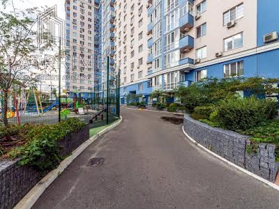 квартира за адресою Кирило-Мефодіївська вул., 2
