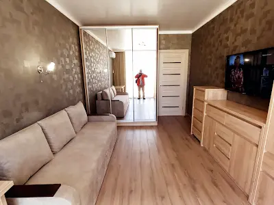 квартира за адресою Сім'ї Кульженків вул. (Петра Дегтяренка), 31-А