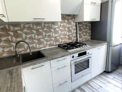 квартира за адресою Калинова вул., 102