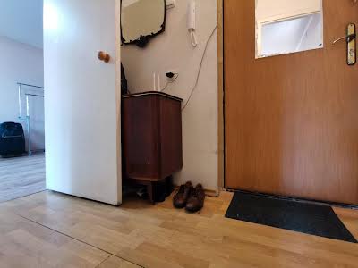 квартира за адресою Київ, Прирічна вул., 19