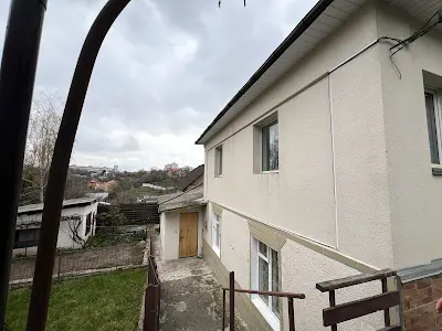 будинок за адресою Листопадна вул., 1а