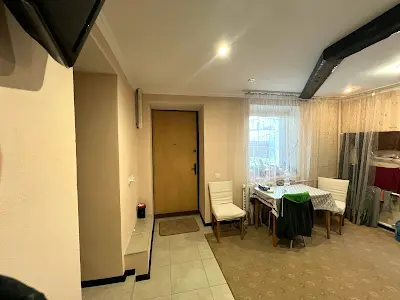 будинок за адресою Листопадна вул., 1а