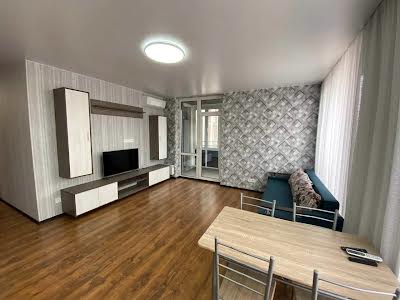 квартира за адресою Дніпровська набережна вул., 18-Б