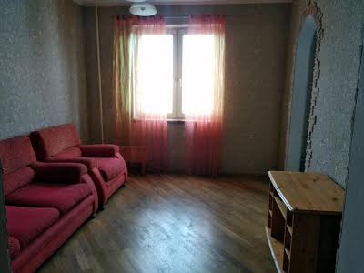 квартира за адресою Анни Ахматової вул., 19