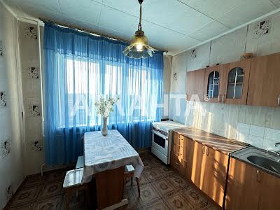 квартира за адресою Композитора Лятошинського вул., 12