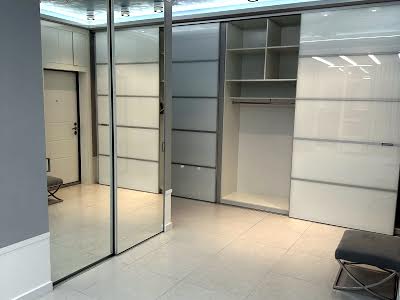 квартира по адресу Киев, Драгомирова, 14