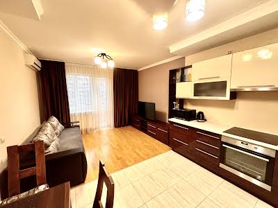 квартира за адресою Дегтярівська вул., 25к1