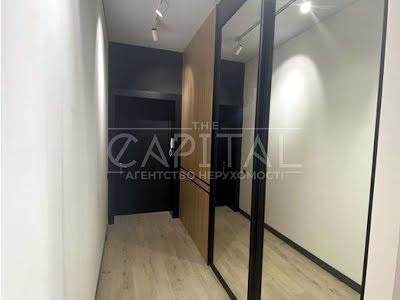 комерційна за адресою Бессарабська пл., 5
