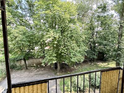 квартира за адресою Олександра Довженка вул., 8