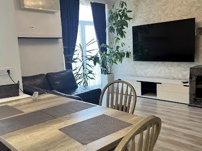 квартира за адресою Регенераторна вул., 4 к8