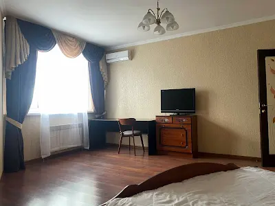 квартира за адресою Єлизавети Чавдар вул., 1