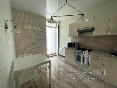 квартира за адресою Регенераторна вул., 4