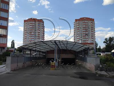 квартира за адресою Київ, Верховної Ради бульв., 21А