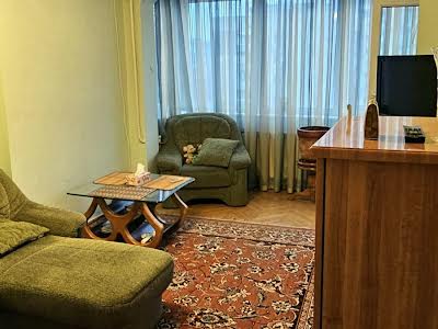 квартира за адресою Раїси Окіпної вул., 7а