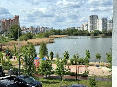 квартира по адресу Ревуцкого ул., 40-Г