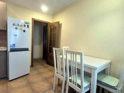 квартира за адресою Білоруська вул., 15б
