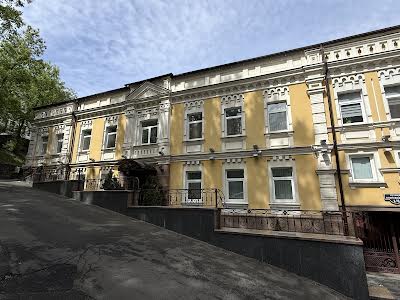 коммерческая по адресу Игоревская ул., 1/8