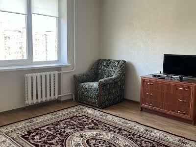 квартира за адресою Героїв полку 