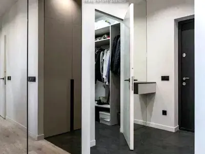 квартира за адресою Дніпровська набережна вул., 18а