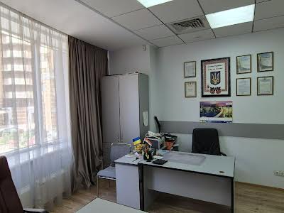комерційна за адресою Лесі Українки бульв., 7-Б