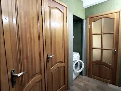 квартира за адресою Ореста Левицького вул. (Академіка Курчатова), 3