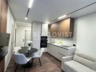 квартира за адресою Олександра Олеся вул., 7