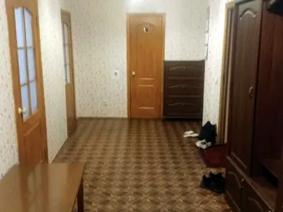 квартира за адресою Дніпровська набережна вул., 25