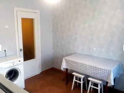 квартира за адресою Ревуцького вул., 42