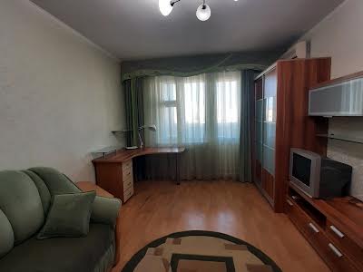 квартира за адресою Лариси Руденко вул., 21
